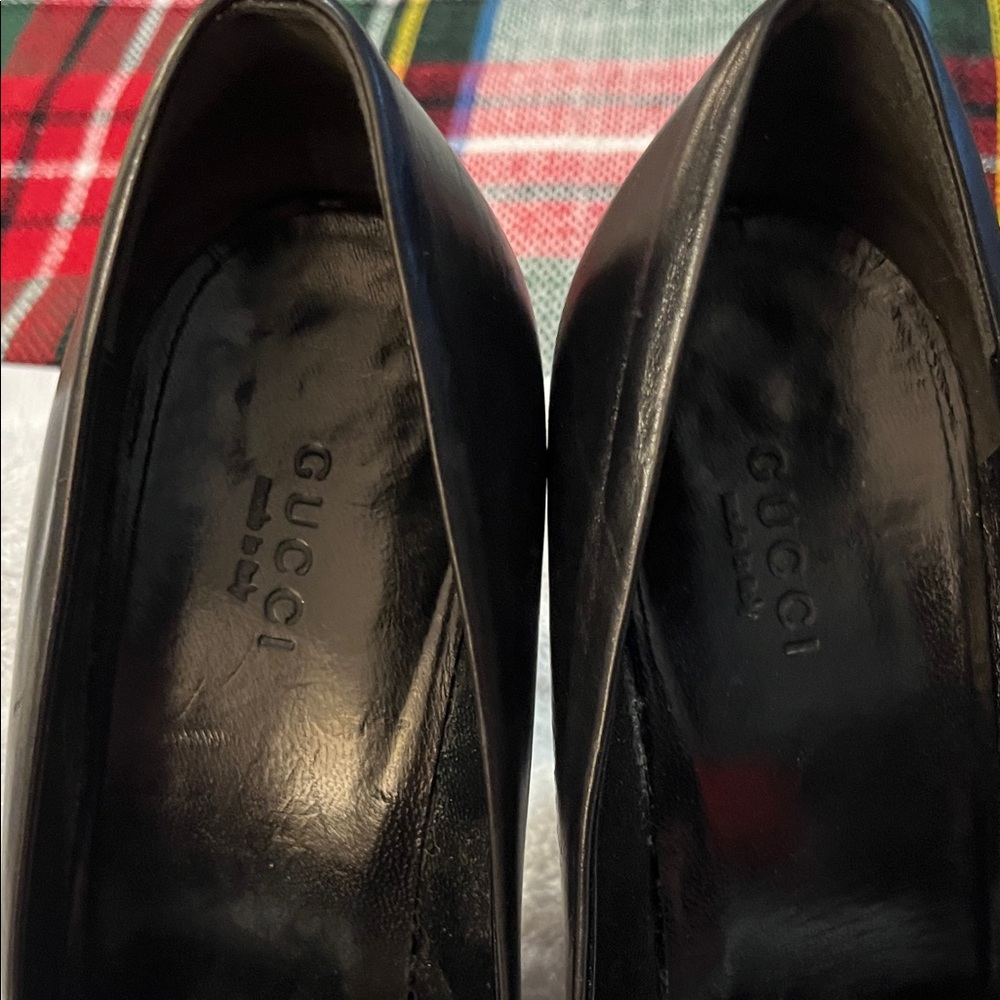 Gucci Black Heels with Gold Logo and Stripes - Picture 5 of 9